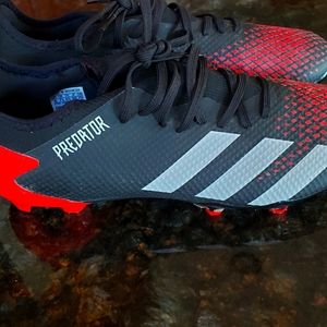 Soccer Cleats Size 8